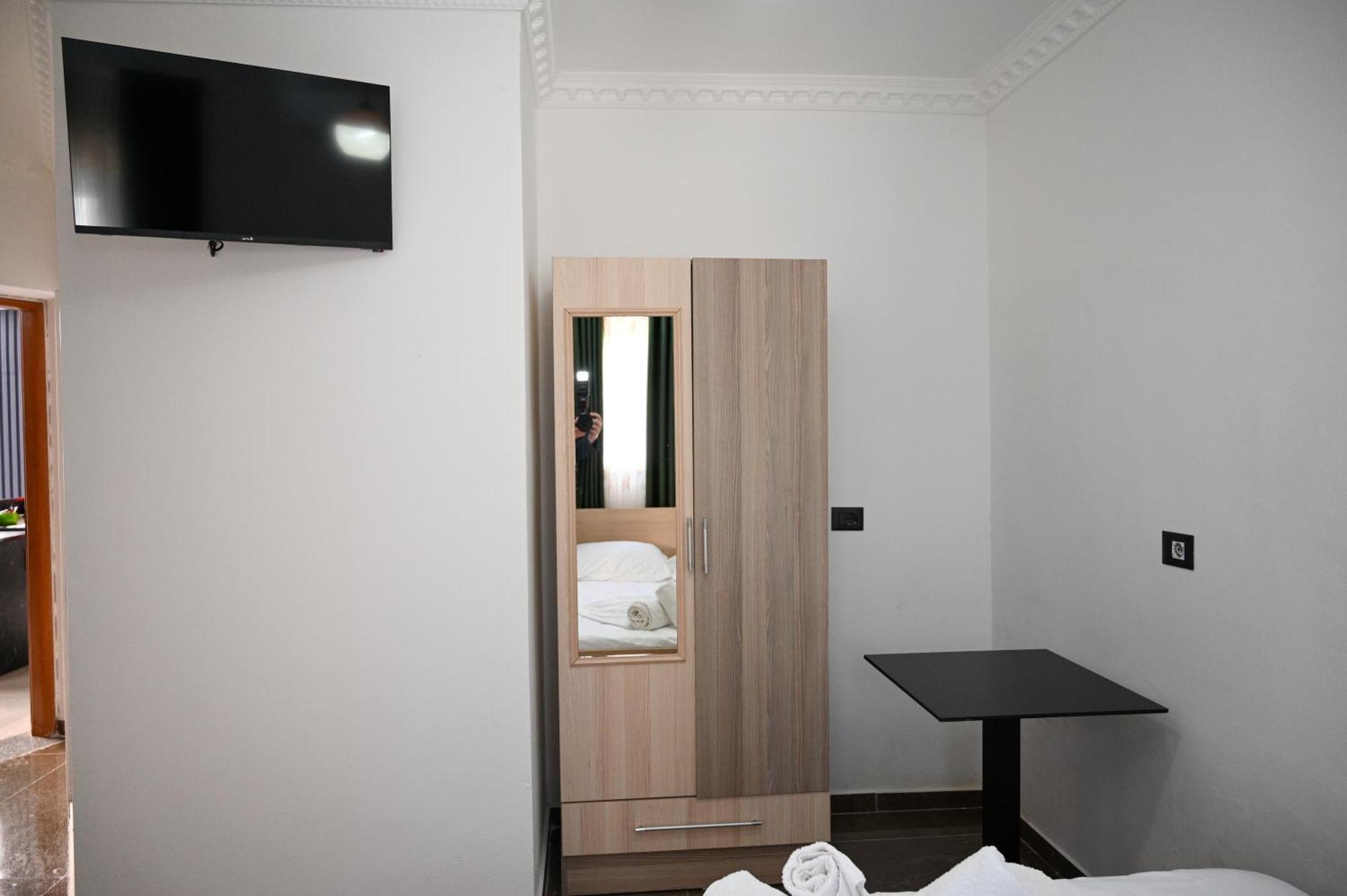Vila Aaron Durres Exterior photo