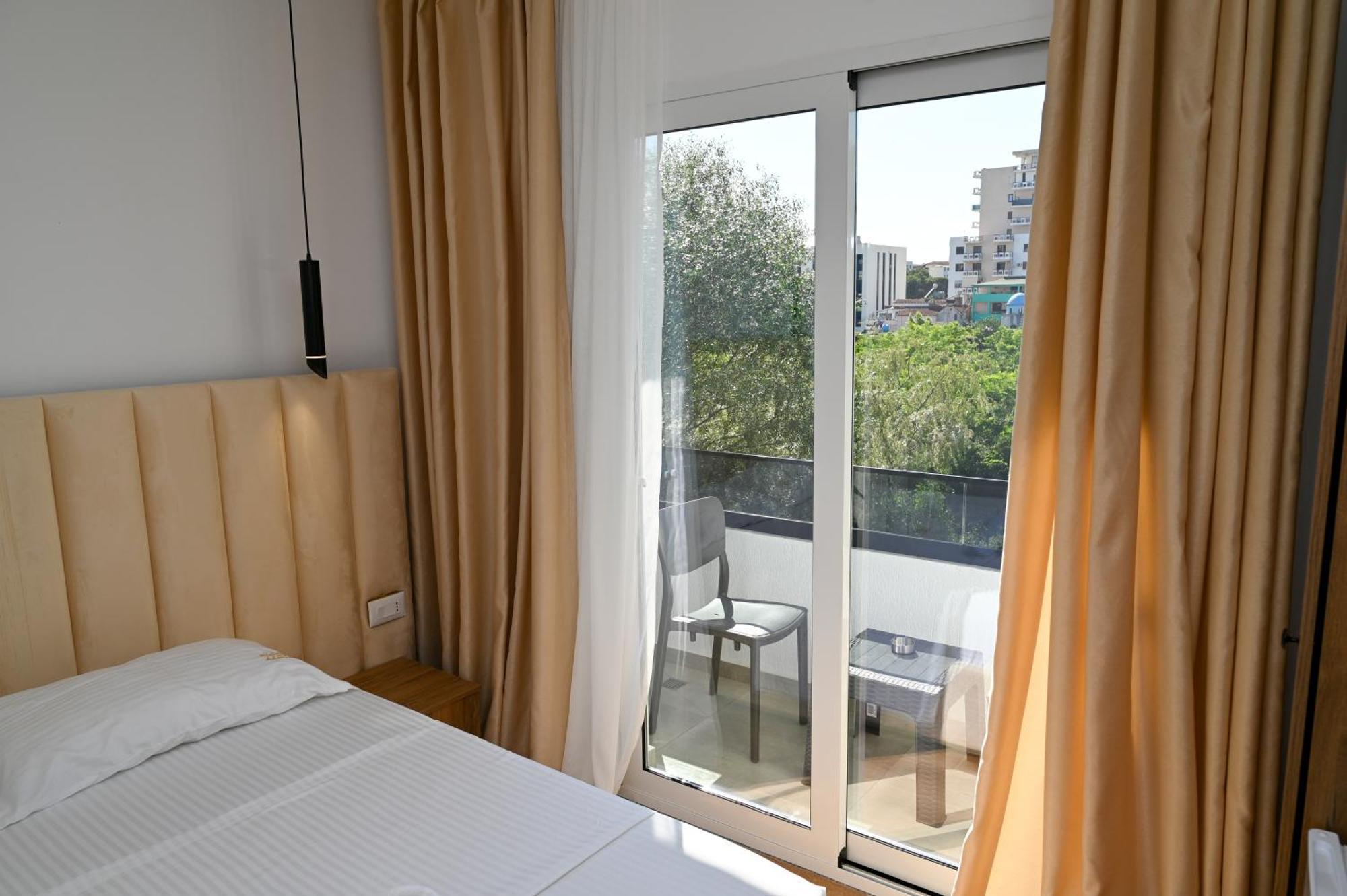 Vila Aaron Durres Exterior photo