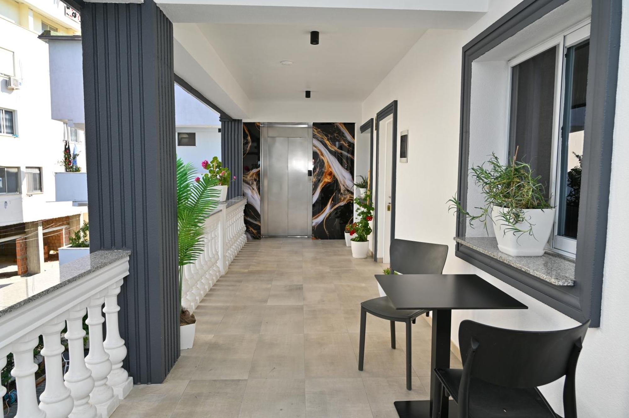 Vila Aaron Durres Exterior photo